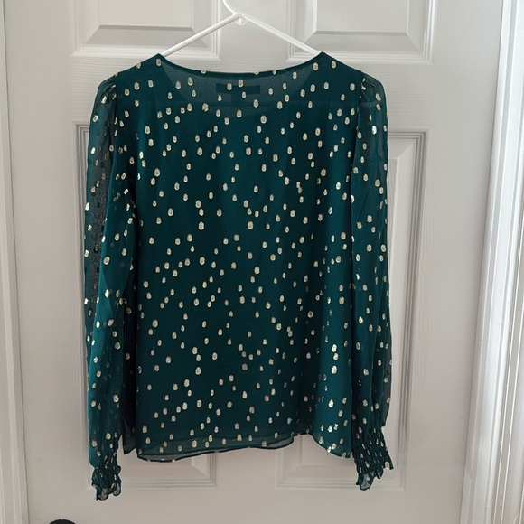 🌟 NWT 🌟 Lilly Pulitzer 🌟 Spruce Green Blouse with Gold Polka Dots 🌟 Small - Picture 3 of 10